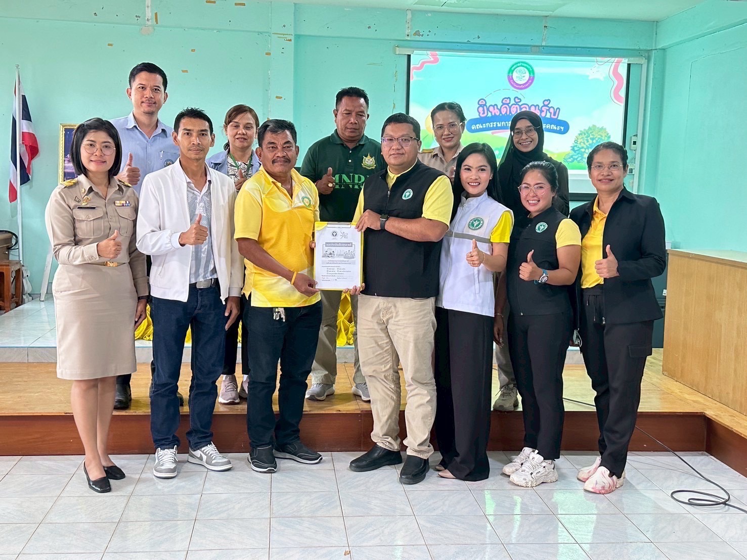 ให้การต้อนรับคณะการประเมินรับรองเกณฑ์มาตรฐานเมืองสุขภาพดี จังหวัดนครศรีธรรมราช ปีงบประมาณ 2568 ณ เทศบาลตำบลกะปาง 
- วันจันทร์ ที่ 19 พฤษภาคม พ.ศ. 2568 
   นายอุทัย จงสวัสดิ์ นายกเทศมนตรีตำบลกะปาง มอบหมายให้ นายน้อม ศรีสวัสดิ์ รองนายกเทศมนตรีตำบลกะปาง นายอภิชาติ ใจกระจ่าง รองนายกเทศมนตรีตำบลกะปาง  พร้อมด้วย นายชลิต ไทยทอง ปลัดเทศบาล นางณิชากานต์ พรหมเพศ หัวหน้าสำนักปลัด และงานสาธารณสุข
     ได้ร่วมให้การต้อนรับคณะการประเมินรับรองเกณฑ์มาตรฐานเมืองสุขภาพดี จังหวัดนครศรีธรรมราช ปีงบประมาณ 2568